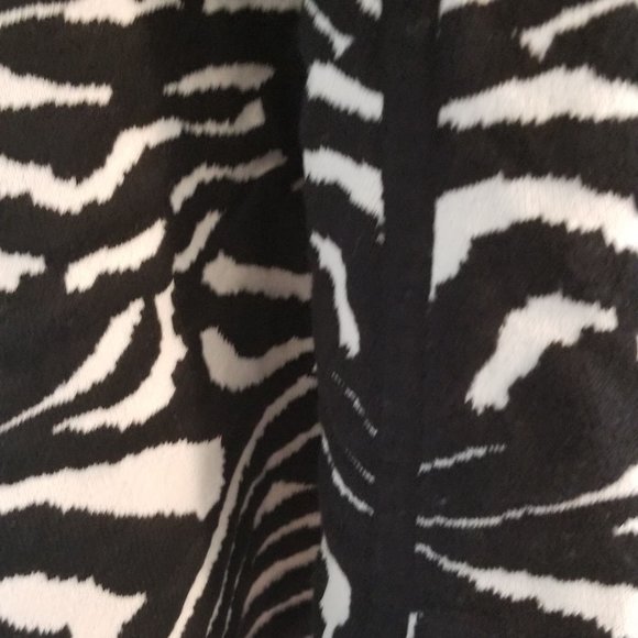 Dynamite V Neck Dress - XS - Picture 6 of 7